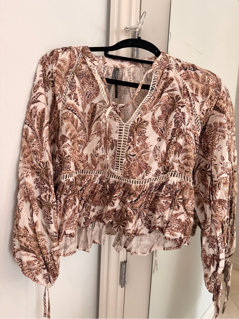 Anthropology Women’s Boho Tie-Front Peasant Top in Brown Floral